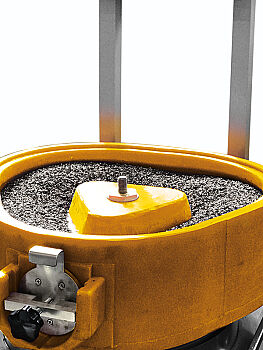 LM 60 Litre Üçgen Vibratör Yüzey Parlatma Makinesi - 3